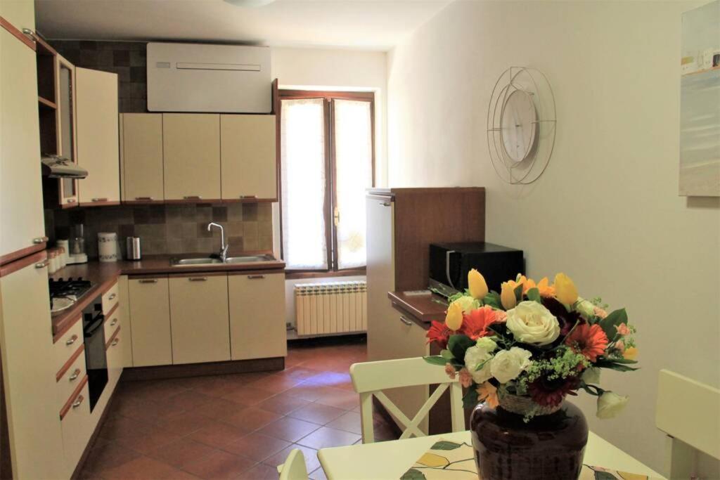 Daisy House: Nice Attic In The Historical Center Salò Buitenkant foto